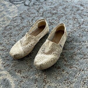 TOMS Classic Ivory Lace Espadrille Slip On Loafer Flats 6.5